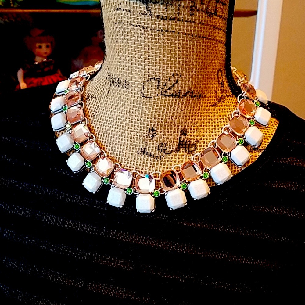 Boutique Necklace NWOT